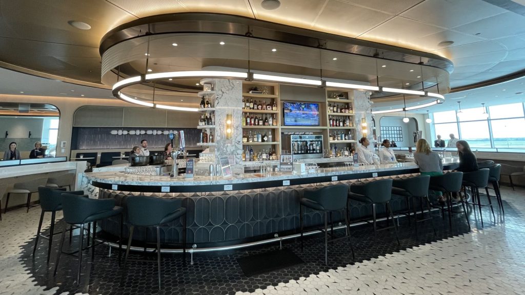 Delta will make it harder to get into airport lounges, changes rules to earn elite status