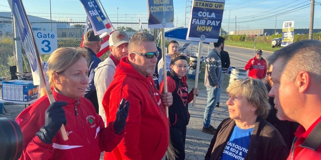 ‘People see that unions can help them’: Labor leaders stand with striking UAW workers