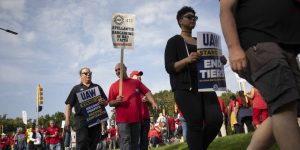 A Government Shutdown After Labor Strikes Only Makes the Fed’s Job Harder