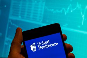 Should You Pick UnitedHealth Stock Over Walmart For Better Returns?