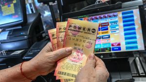 Powerball jackpot climbs to $835 million