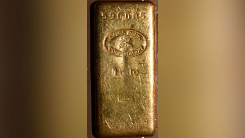 Sen. Bob Menendez allegedly had a stash of gold bars. That’s become a trend