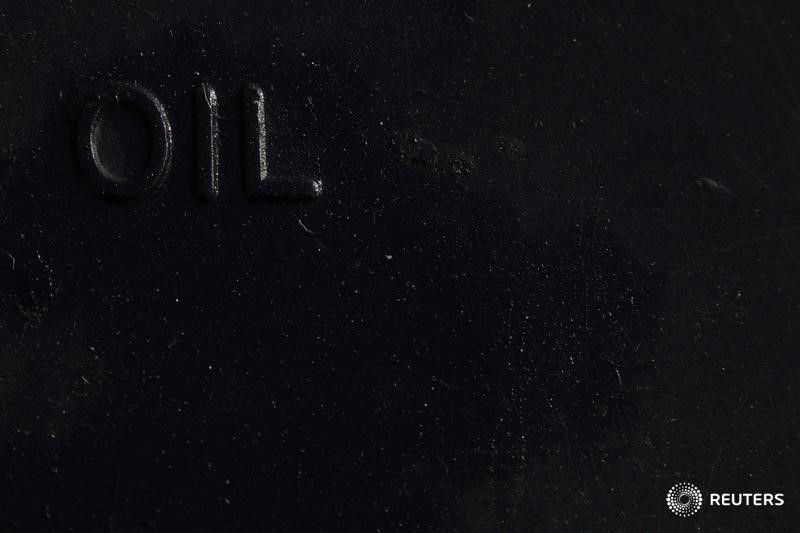 Oil set for third weekly decline as Middle East conflict concerns ebb