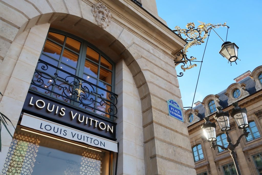 Crypto Advocates Among Arnault Heirs: LVMH’s Succession in Focus