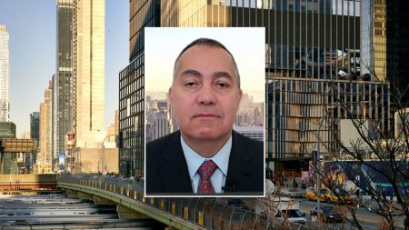 Fed’s interest rate decisions ‘destroyed’ commercial real estate market, expert warns