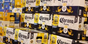 Trade deficit climbs 5% to $61.5 billion as U.S. imports snap back