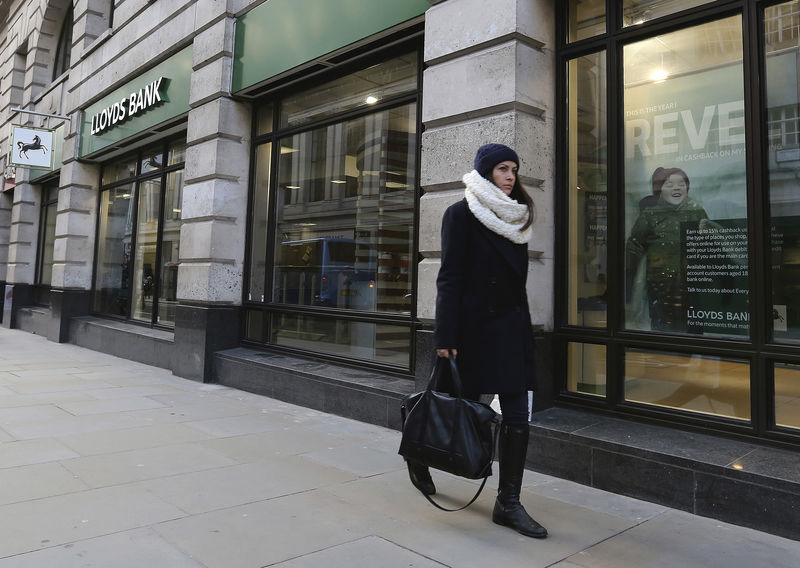 Lloyds Bank to shut down Chiswick branch as online banking rises