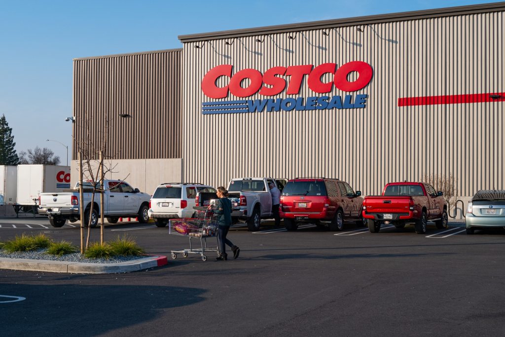 Costco: Stock’s Premium Valuation Is Hard To Justify (NASDAQ:COST)